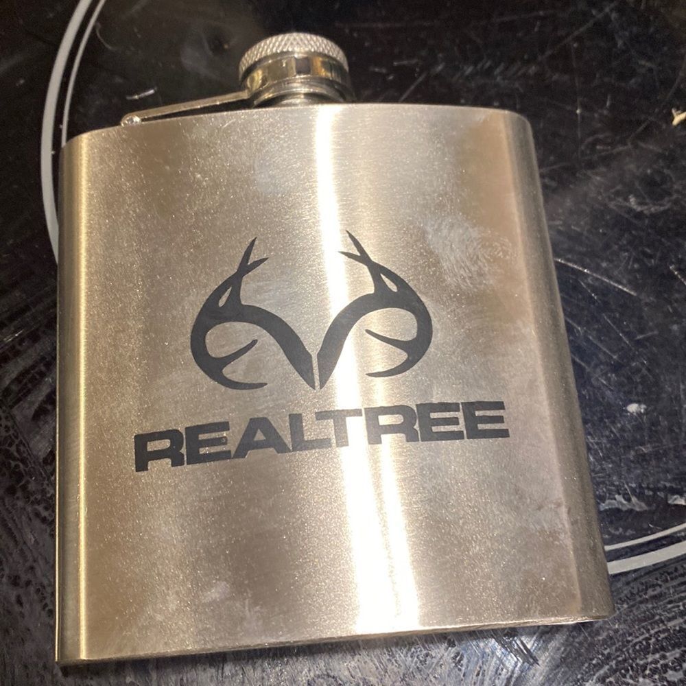 Realtree Stainless Steel 6 oz Flask